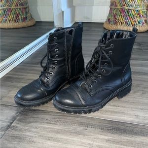 Size 6 black boots